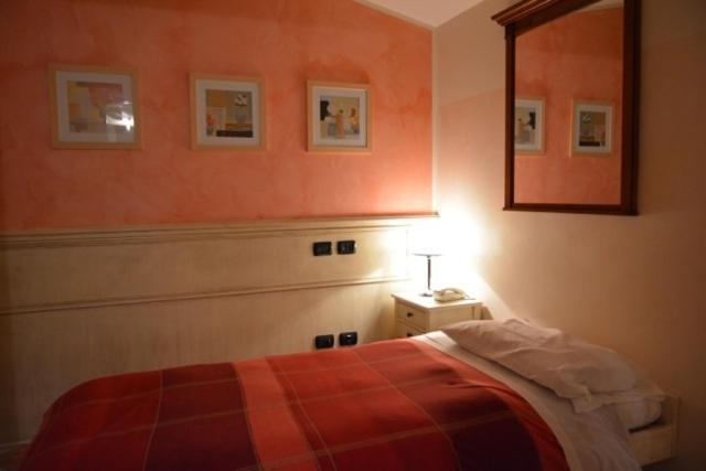 Hotel Due Colonne San Bonifacio Kamer foto